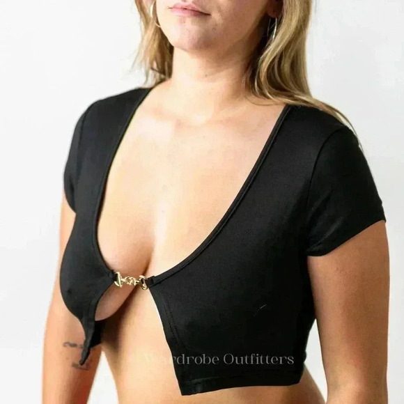 Black Open Front Low Cut Metal Clasp Crop Top - Picture 5 of 7